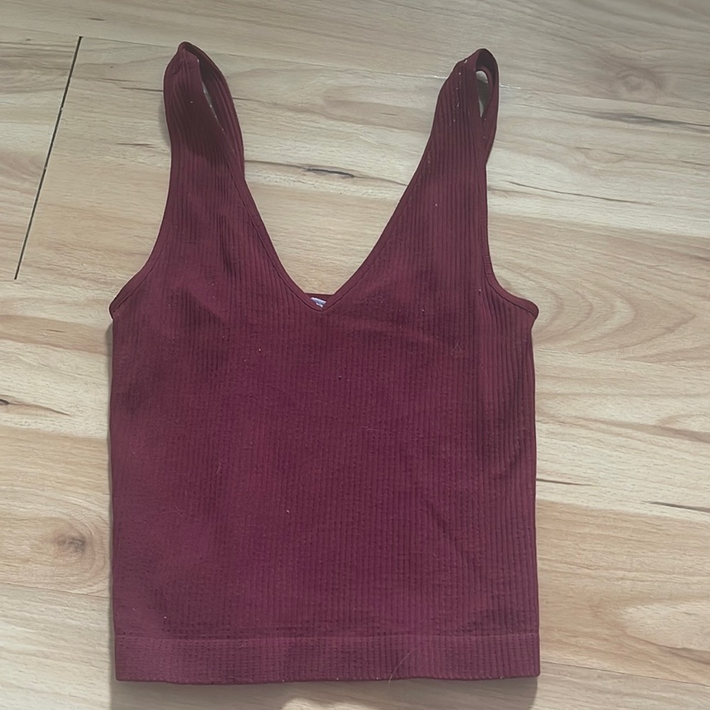 Ribbed v neck tank top size small